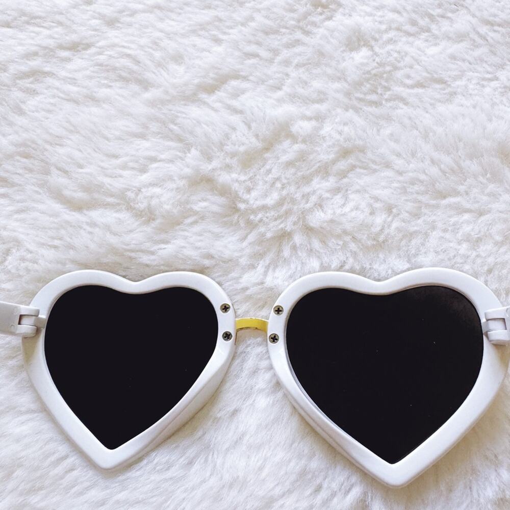 Pixie White Girl Heart-shape Sunglasses - Picture 9 of 11